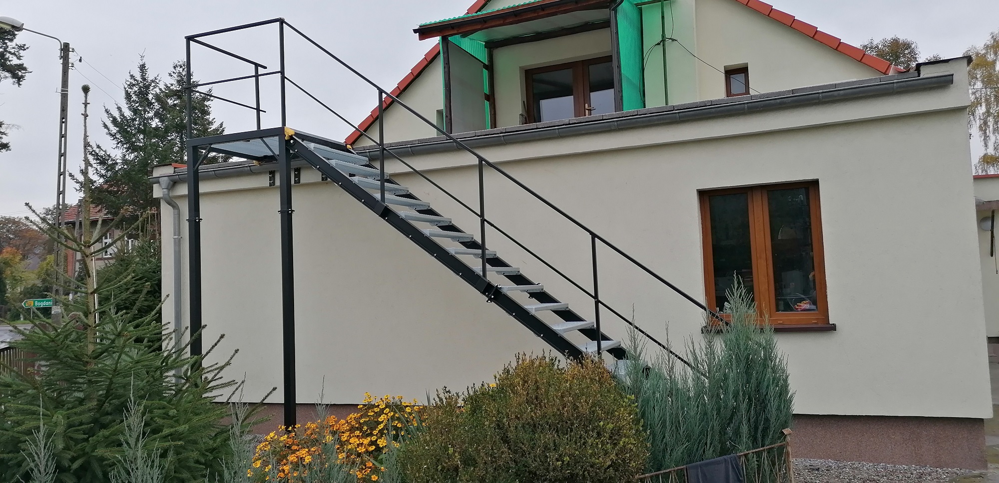 Schody C systém s roštovou podestou